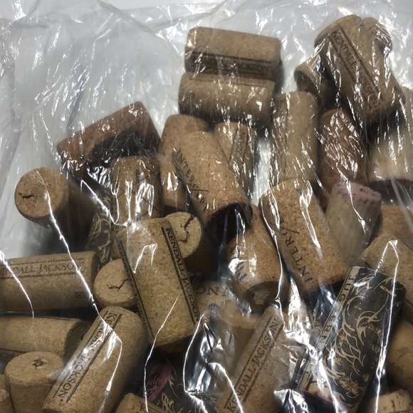 100 various wine corks - Picture 2 of 3